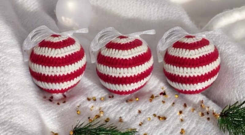 Yılbaşı Topları - Kırmızı Çizgiler