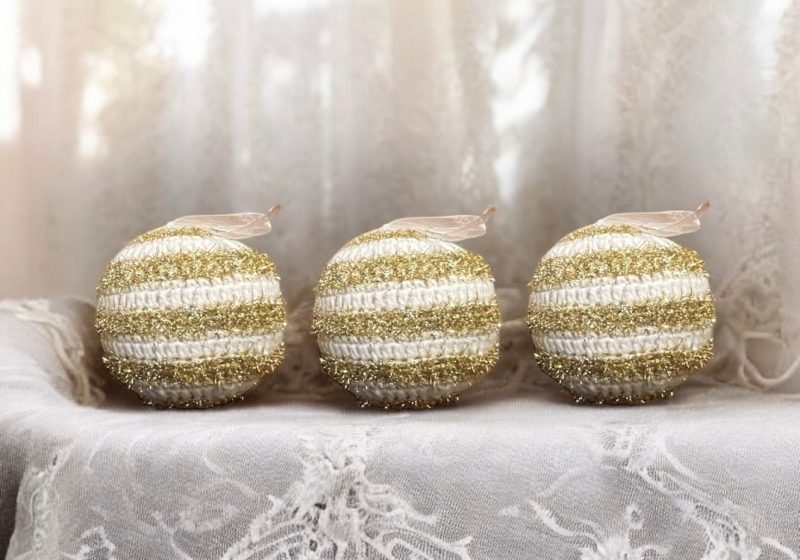 Yılbaşı Topları Altın Çizgiler