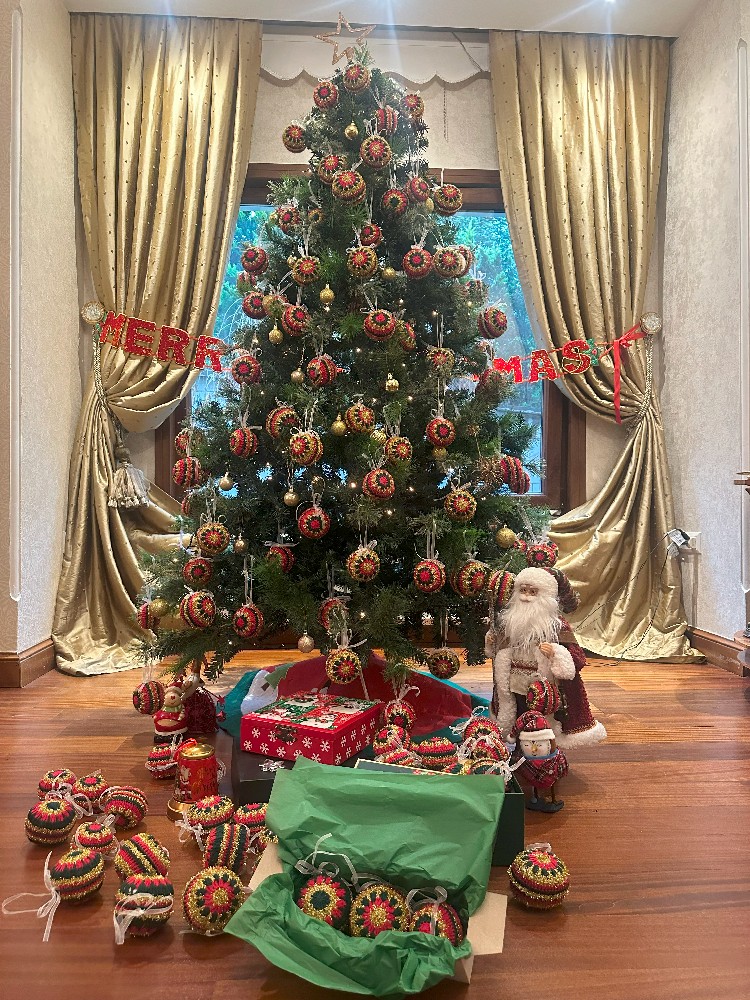 Yılbaşı Topları Parıltılar